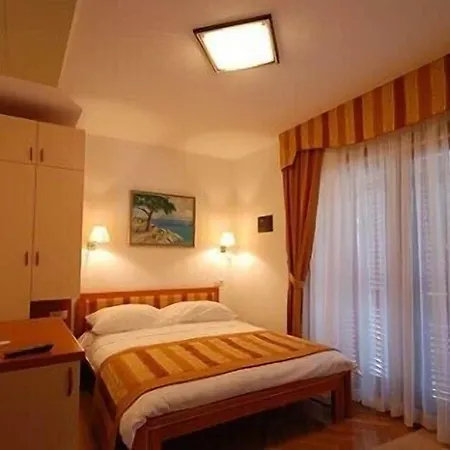 Hotel Trogirski Dvori Traù