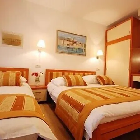 Trogirski Dvori 3* Traù