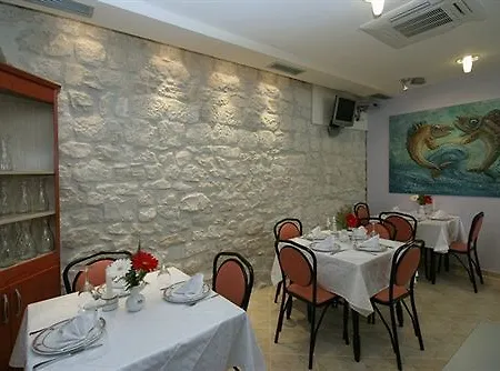 Trogirski Dvori Hotel Traù