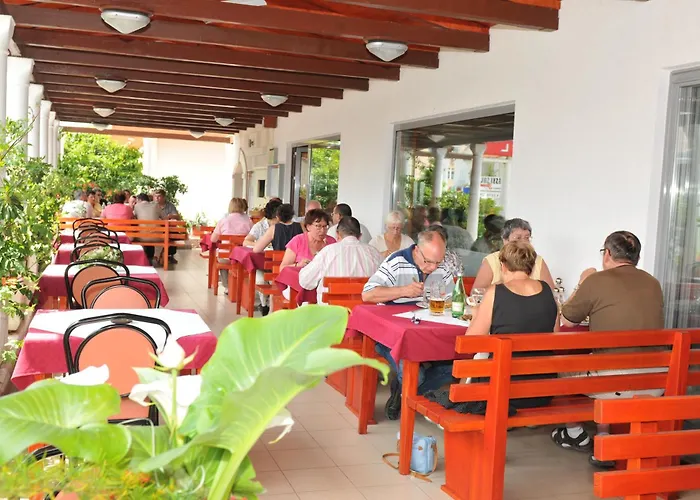 Отель Trogirski Dvori Трогир