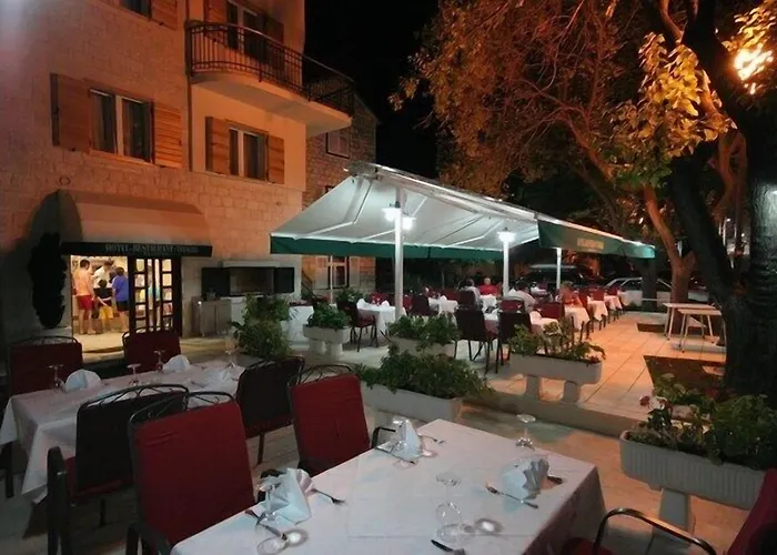 Trogirski Dvori Trogir