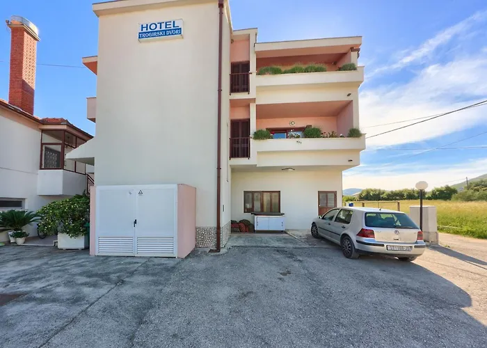 Trogirski Dvori Trogir