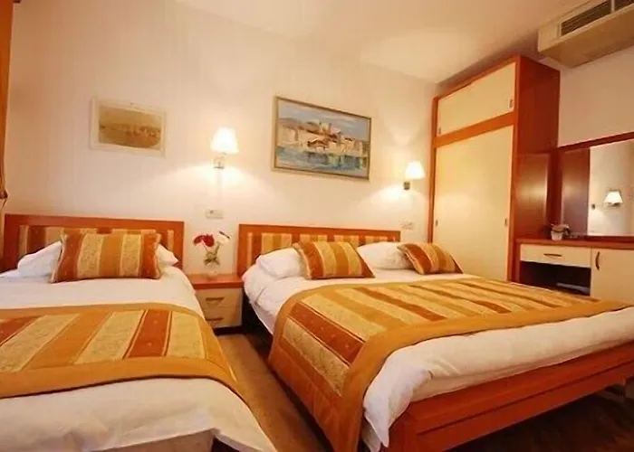 Trogirski Dvori 3* Трогир