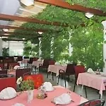 Отель Trogirski Dvori