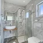 Trogirski Dvori 3*