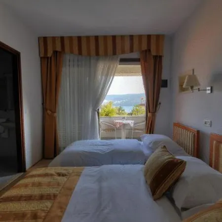 Hotell Trogirski Dvori 3*