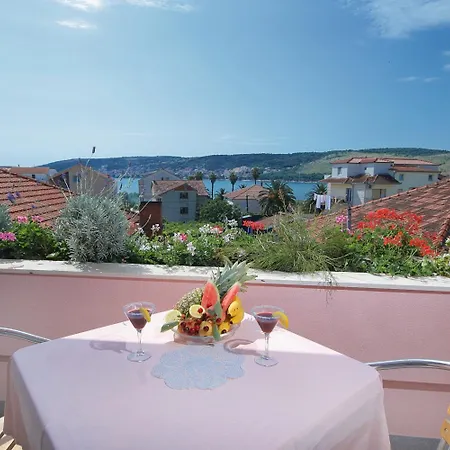Trogirski Dvori Trogir