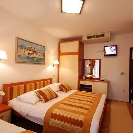 Trogirski Dvori Hotell 3*