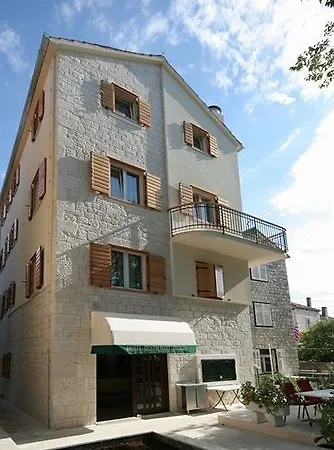 Trogirski Dvori 3*