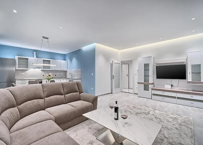 Отель Trogirski Dvori 3*