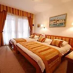 Trogirski Dvori 3*