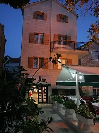 Hotell Trogirski Dvori 3*